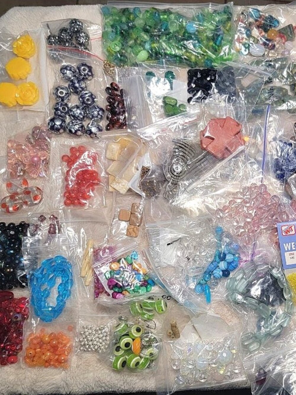 HUGE 4.5lb Destash Lot Jewelry Making Beads Findings Cabachons Various Mats #G